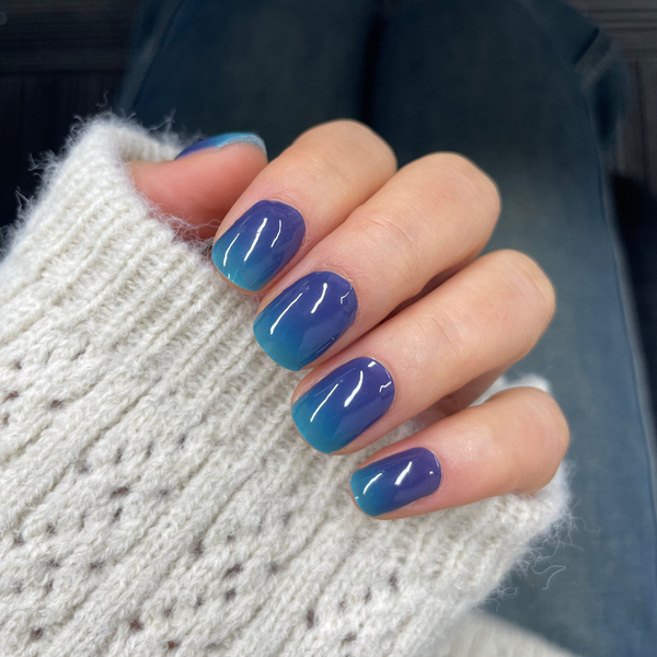 UV-free gel nail Blue Ombre