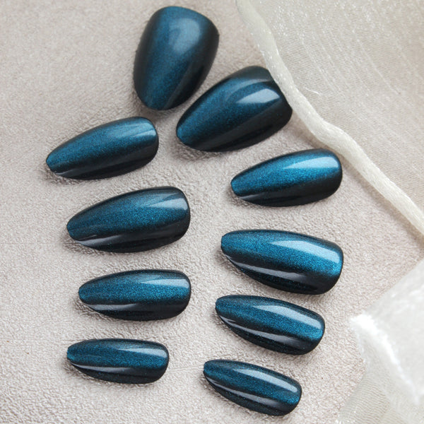 30 pieces of blue cat's eye