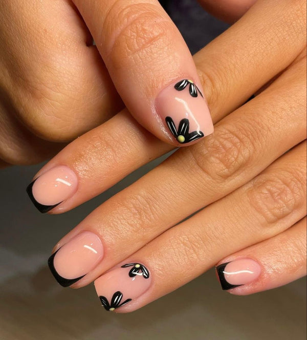 Black Daisy Flower Nail Slices