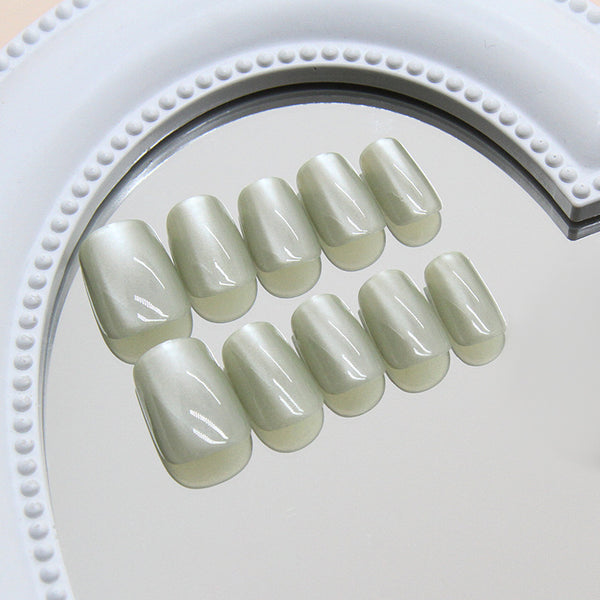 30 pieces of green cat's eye