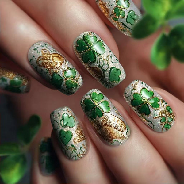 Golden glitter four-leaf clover
