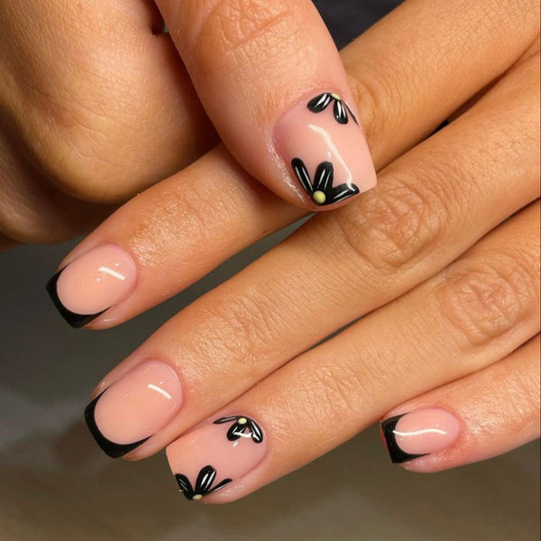 Black Daisy Flower Nail Slices