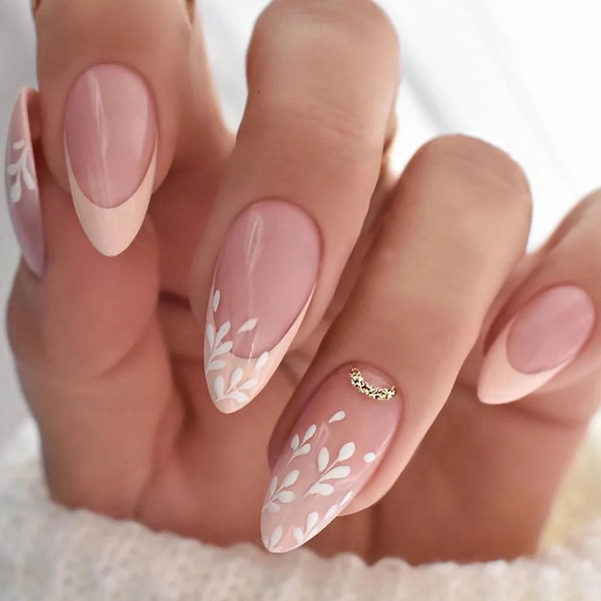 24pcs/Box Fresh Floral Almond False Nails