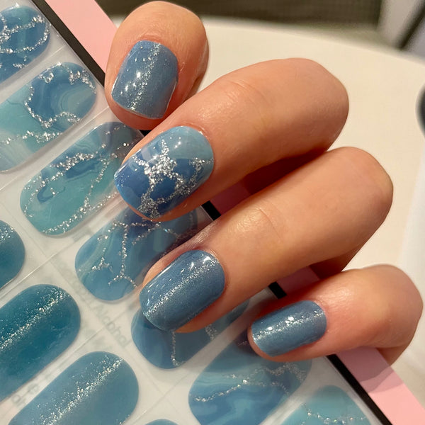 UV-free gel nail Blue & Silver