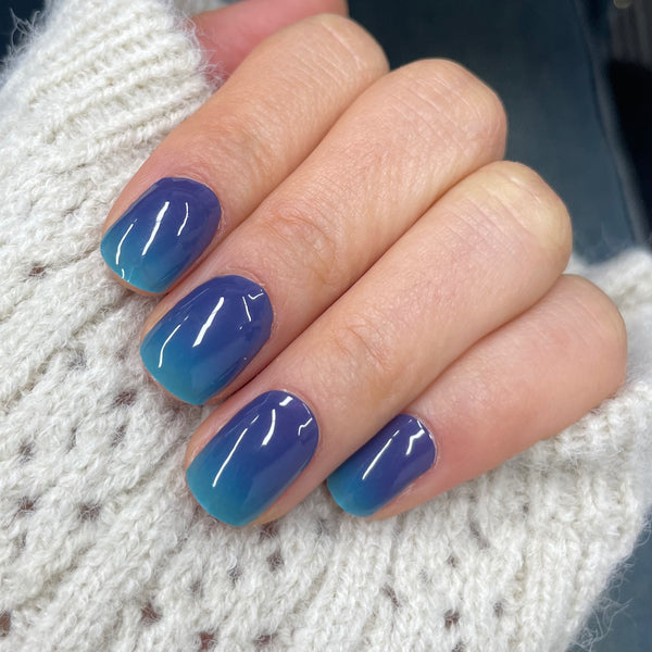 UV-free gel nail Blue Ombre