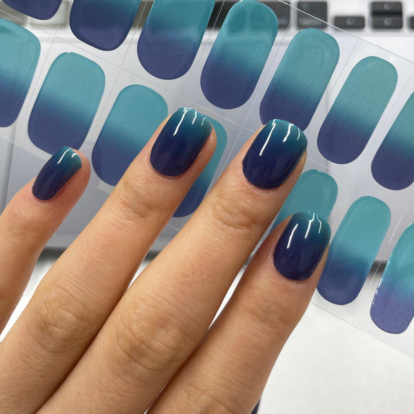 UV-free gel nail Blue Ombre