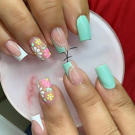 Small flower manicure