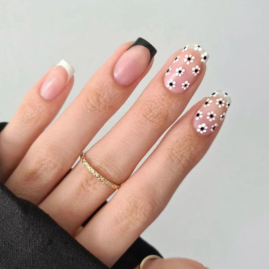 Black and white French style fake nail