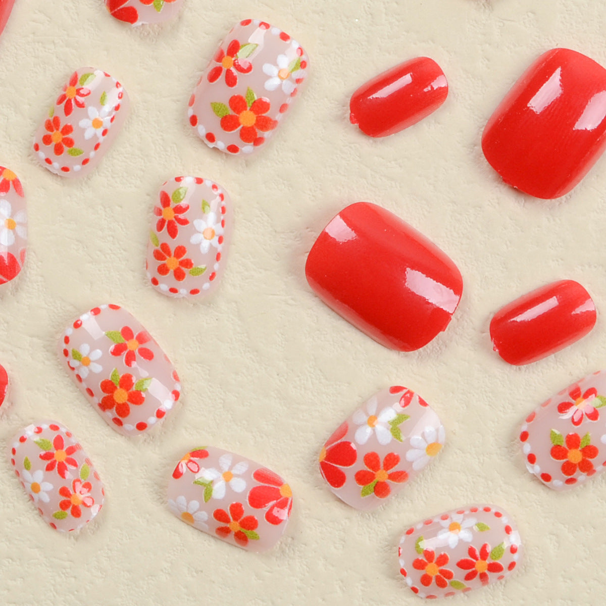 Little Red Flower Wears Nail Beauty