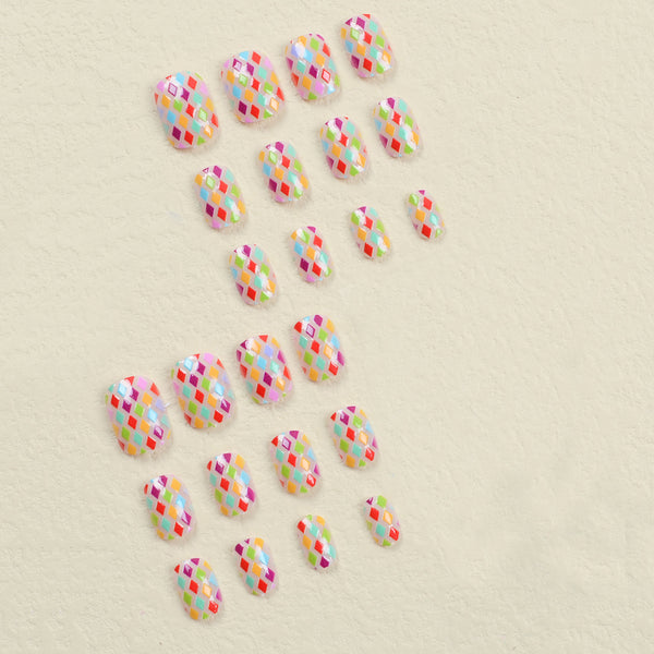 Pièces d'ongles carrées arc-en-ciel