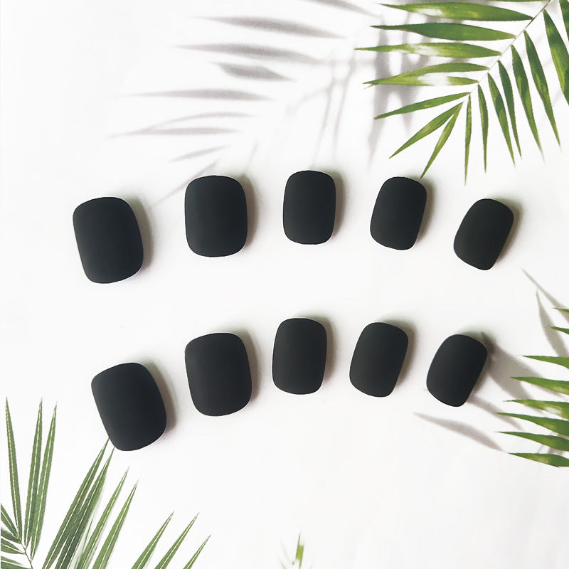 Matte black fake nails