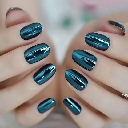 Short fake nails in dark blue