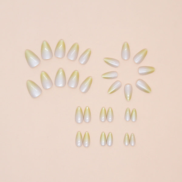 Ombre of 30 almond nail pads